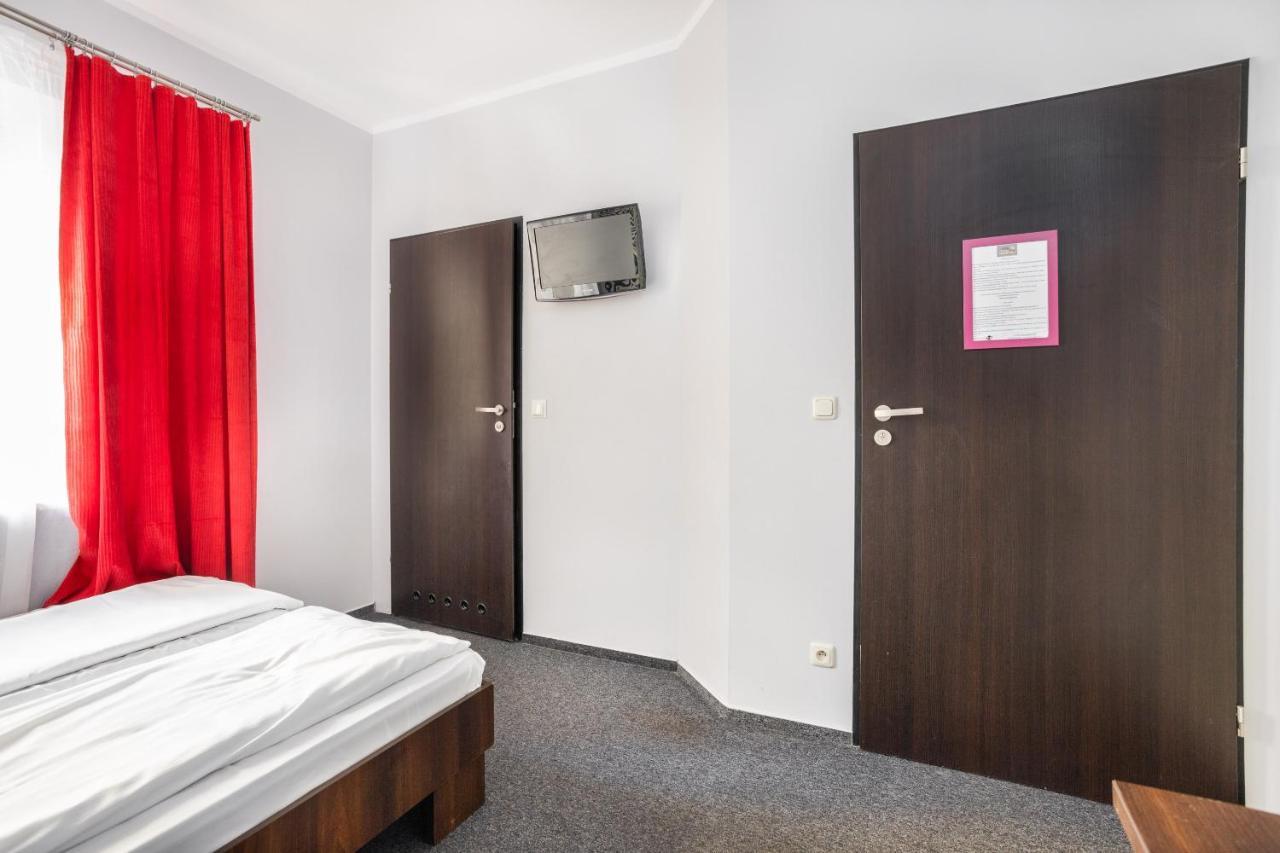 Shick Hostel Breslavia Exterior foto